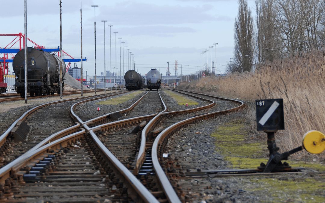 How do I decide whether to hire a freelancer or another agency for short-term work?