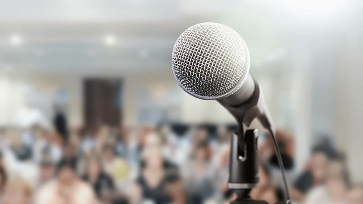 Want to be a better speaker? Learn from 5 marketing & creative keynotes